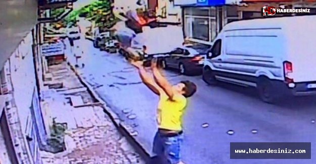 İstanbul'da ikinci kattan düşen bebeği havada yakaladı