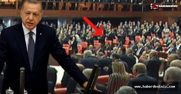 Cumhurbaşkanı Erdoğan'ın TBMM'ye girdiği sırada CHP grubu ayağa kalkmadı