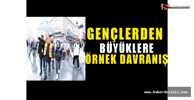 Gençlerden Büyüklere Örnek Davranış!