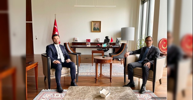 Başbakan Öztekin Fransa'daki Türklerle Buluştu