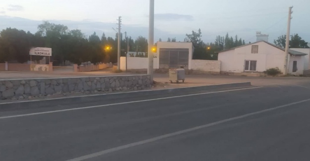 Atatürk Mahallesi'nde vatandaşlar okul önünde hız kesici olmasını istiyor