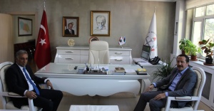 Memur-Sen Genel Başkanı Ali Yalçın,  Gönen'i Makamında Ziyaret Etti.