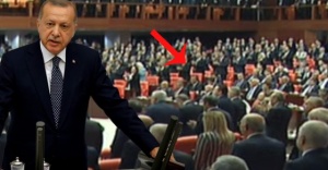 Cumhurbaşkanı Erdoğan'ın TBMM'ye girdiği sırada CHP grubu ayağa kalkmadı