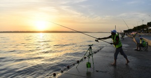 Olta balıkçıları Beylikdüzü Sahili’nde yarıştı