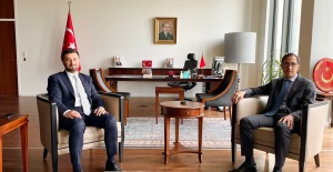 Başbakan Öztekin Fransa'daki Türklerle Buluştu