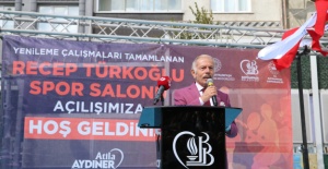 Recep Türkoğlu Spor Salonu Belediye Başkanı Atila Aydıner’in de katıldığı törenle hizmete açıldı