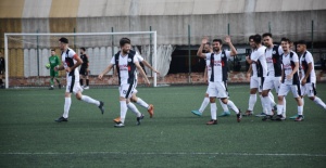 Sefaköy Kartalspor ilk hafta sahadan mutlu ayrıldı
