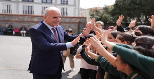 "Ümraniye'de 11 Okulda Yeni Kütüphaneler Hizmete Girdi: Toplu Açılış Atatürk Ortaokulu'nda Gerçekleşti"